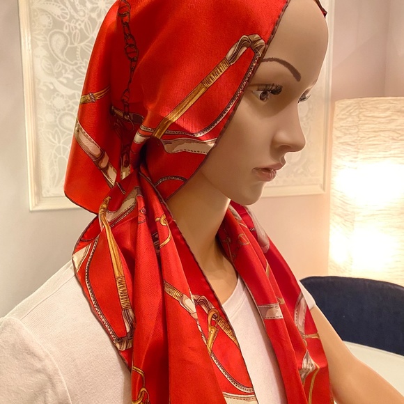 On Trend Now, Vintage Red Harness Scarf - Picture 5 of 5